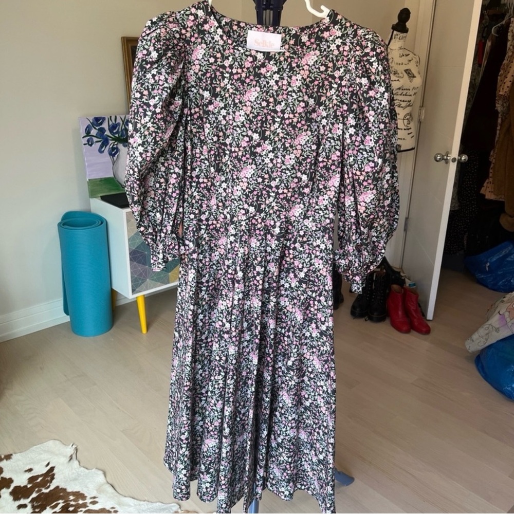Floral Selkie dress with pockets!
